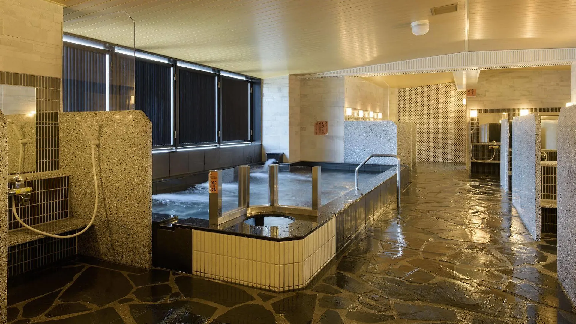 Apa Hotel Shinjuku Kabukicho Tower Tokyo 3*,  Japan