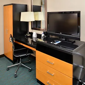 https://holiday-inn-express-jfk-airport.us-newyorkcity.com