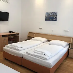 ** Konukevi Vera Avusturya