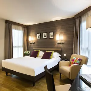 *** Apart Otel Citadines Republique Fransa