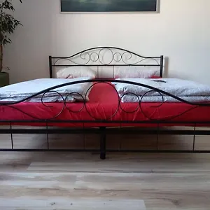 https://hostel-awangarda.poznan-hotels.com